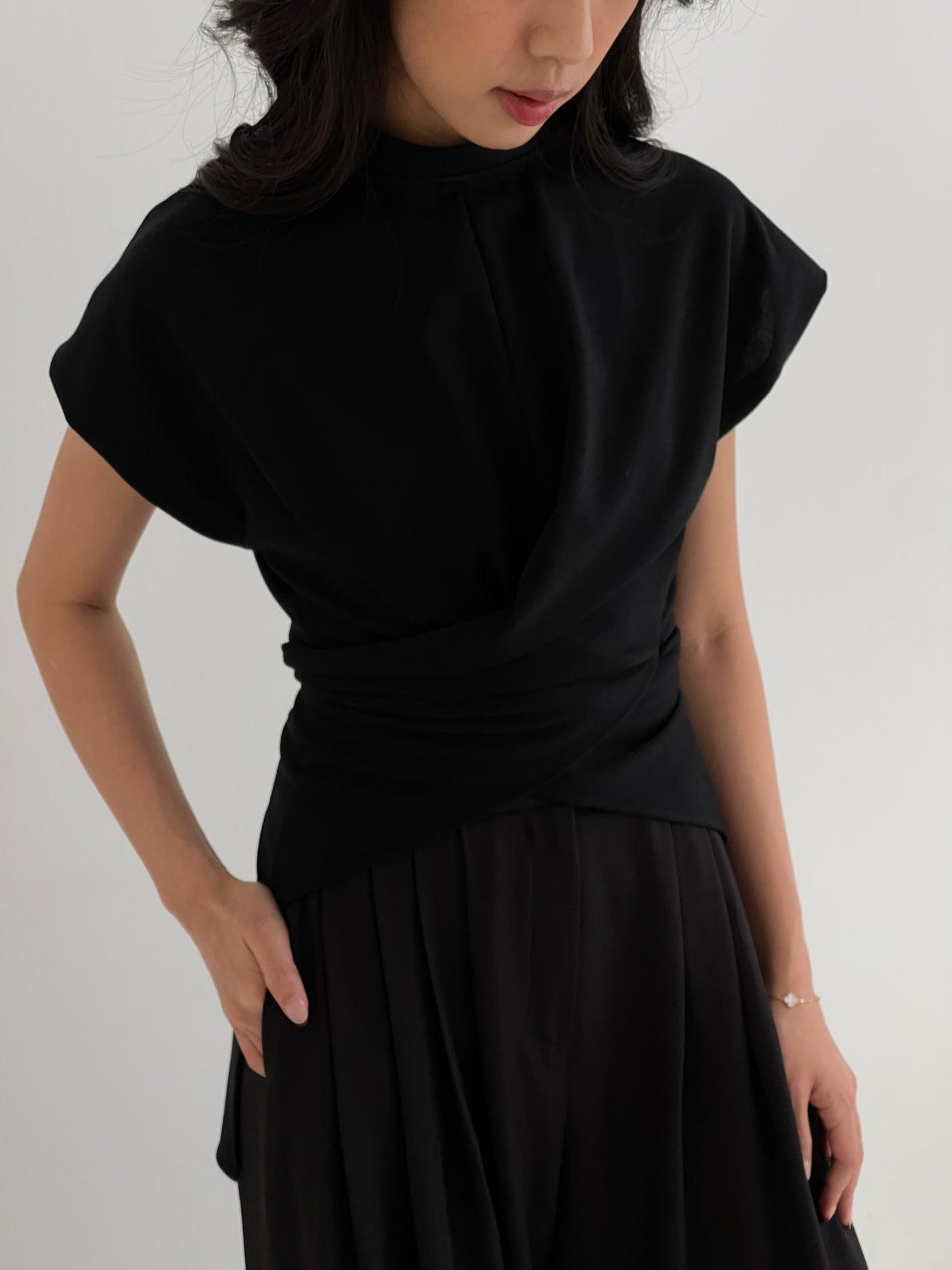 SAIGE WRAP TOP