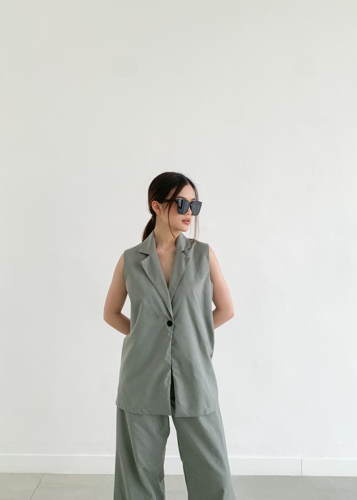 MIKA VEST