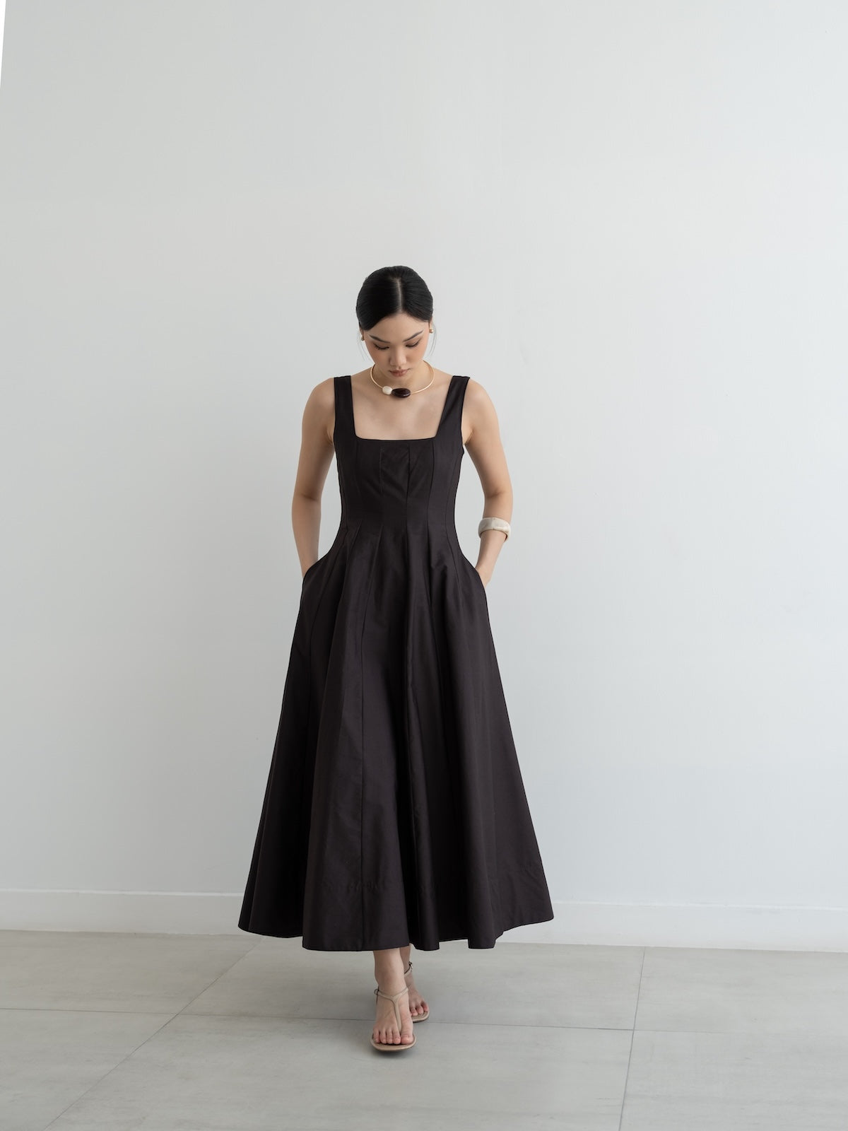 HOUR DRESS