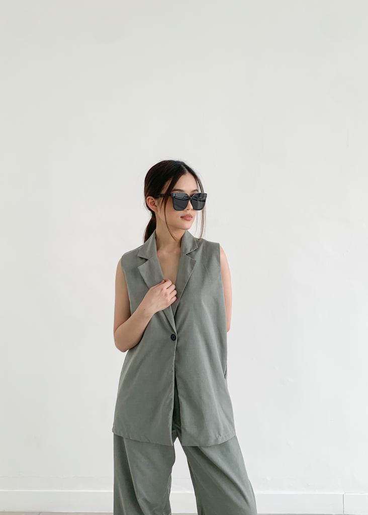 MIKA VEST