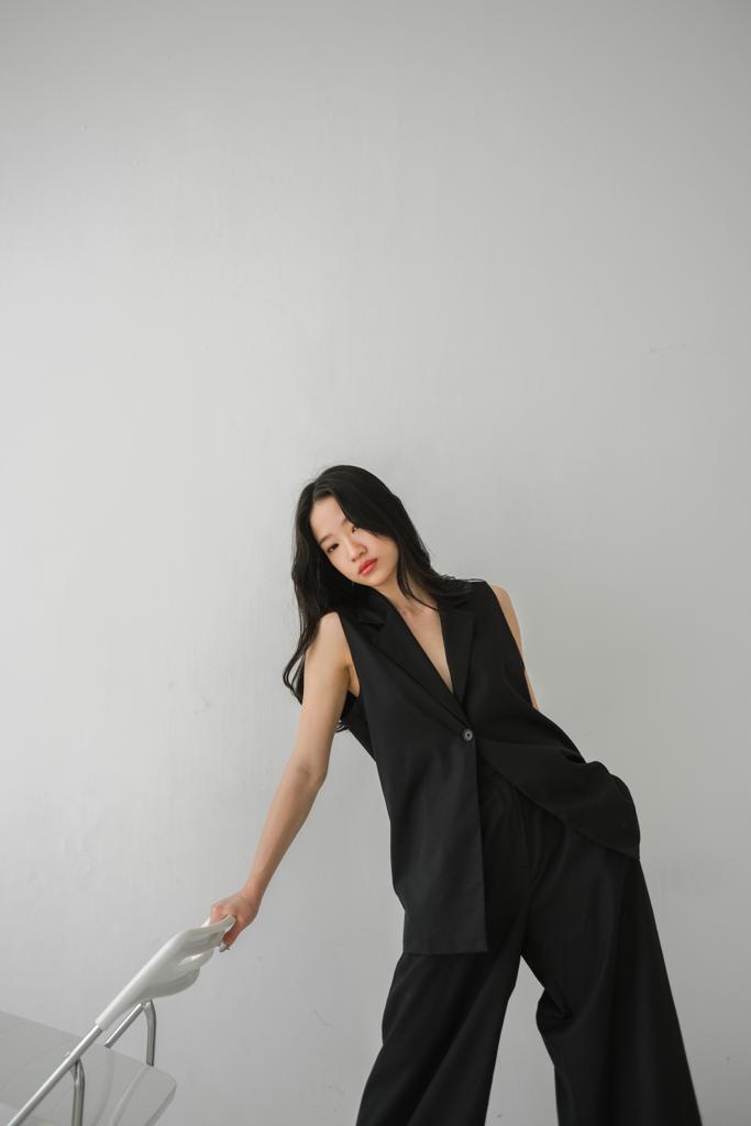 MIKA VEST